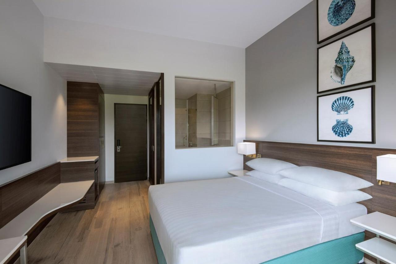 ホテル Fairfield By Marriott Goa ベナウリム エクステリア 写真