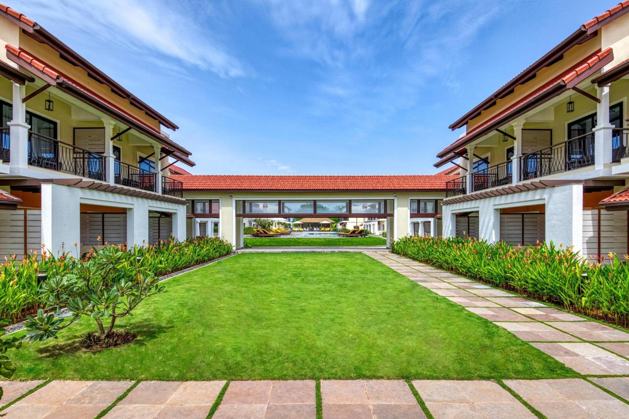 ホテル Fairfield By Marriott Goa ベナウリム エクステリア 写真