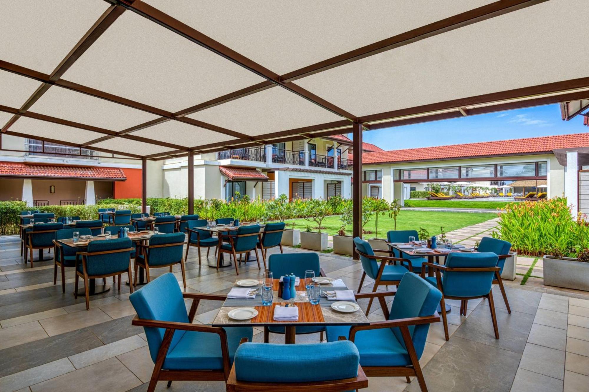 ホテル Fairfield By Marriott Goa ベナウリム エクステリア 写真