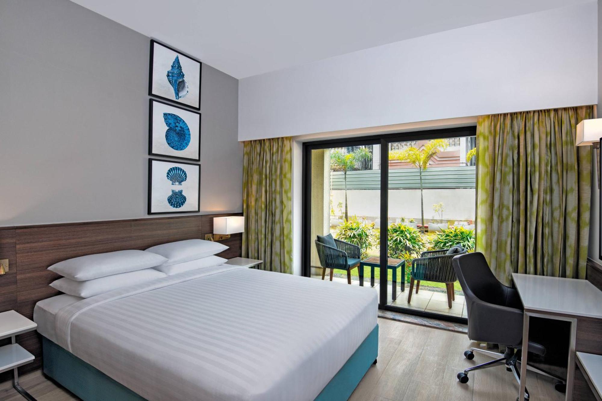 ホテル Fairfield By Marriott Goa ベナウリム エクステリア 写真