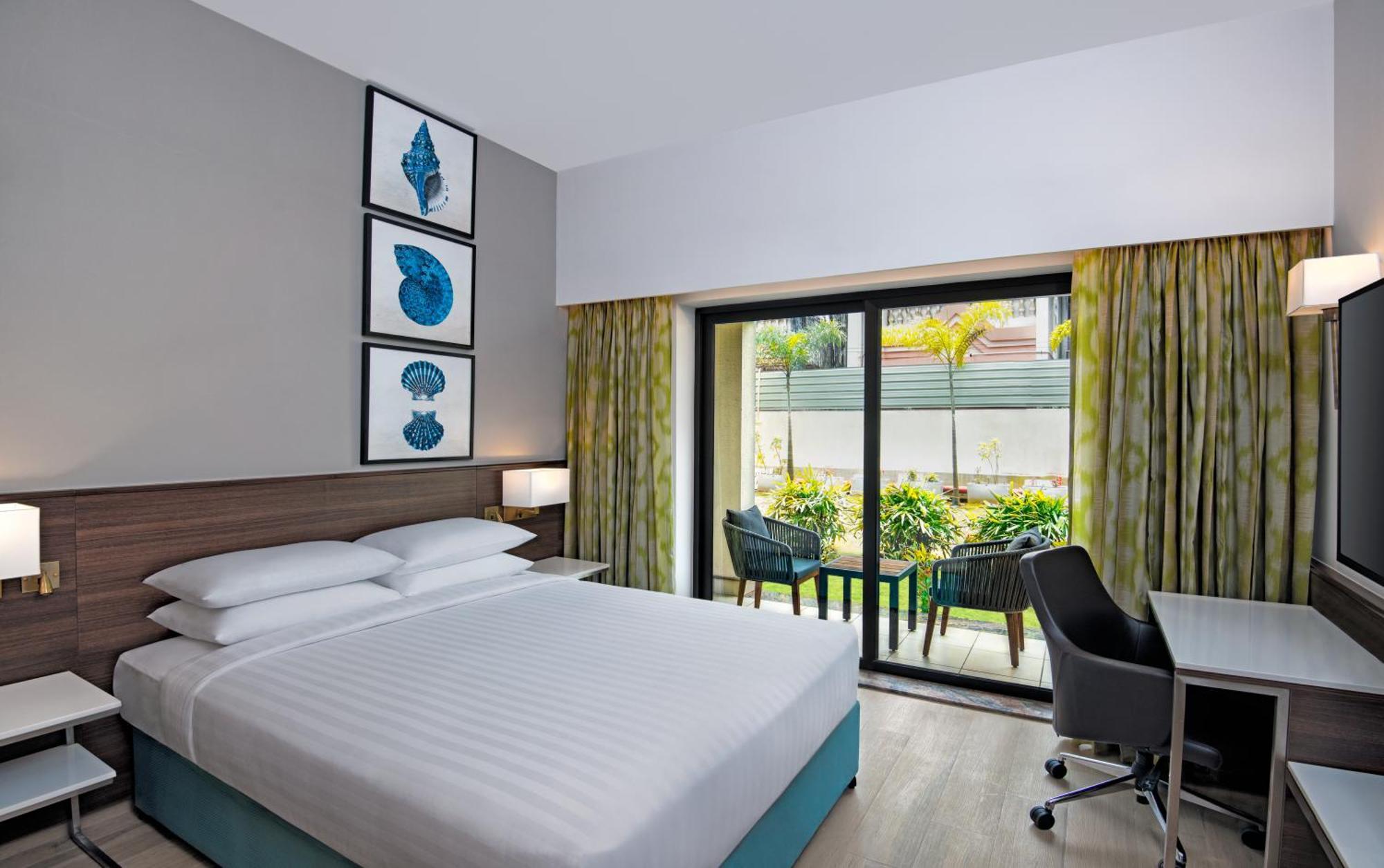 ホテル Fairfield By Marriott Goa ベナウリム エクステリア 写真