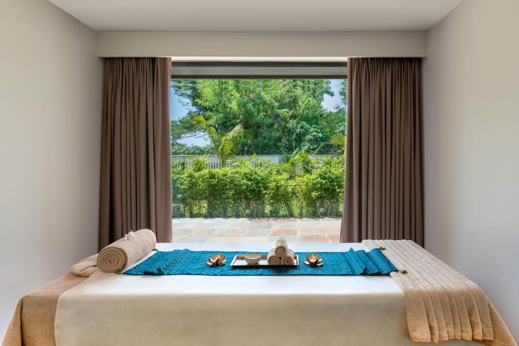 ホテル Fairfield By Marriott Goa ベナウリム エクステリア 写真