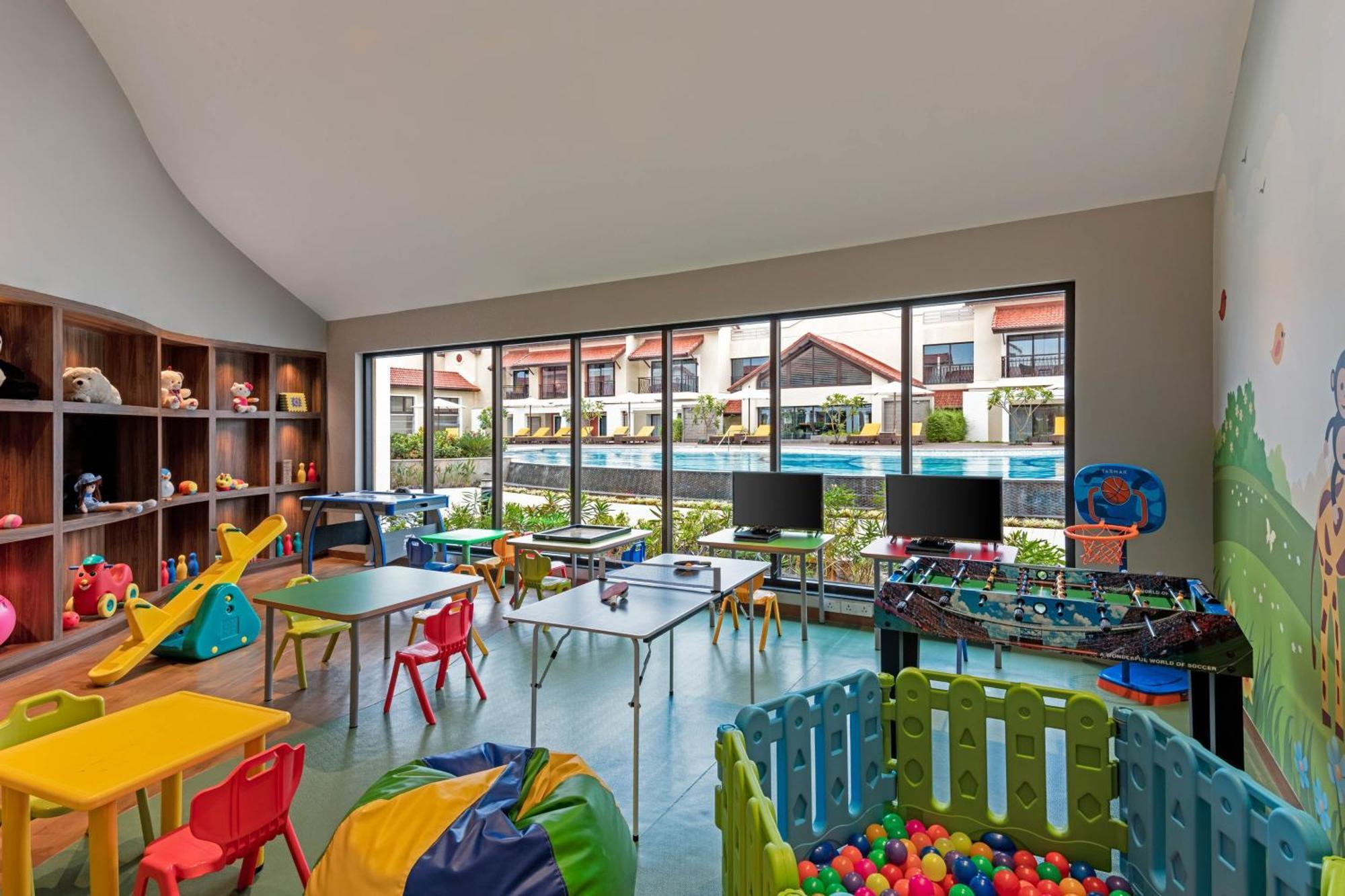 ホテル Fairfield By Marriott Goa ベナウリム エクステリア 写真