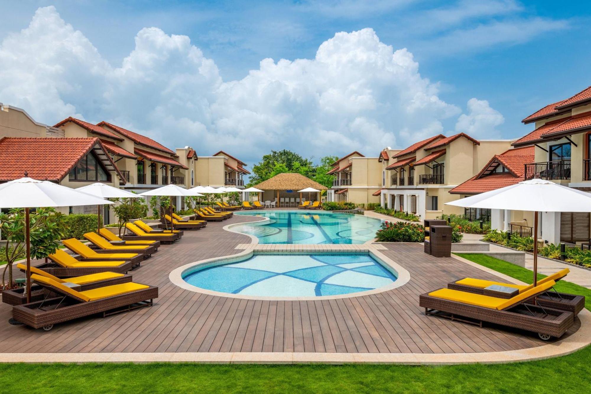 ホテル Fairfield By Marriott Goa ベナウリム エクステリア 写真